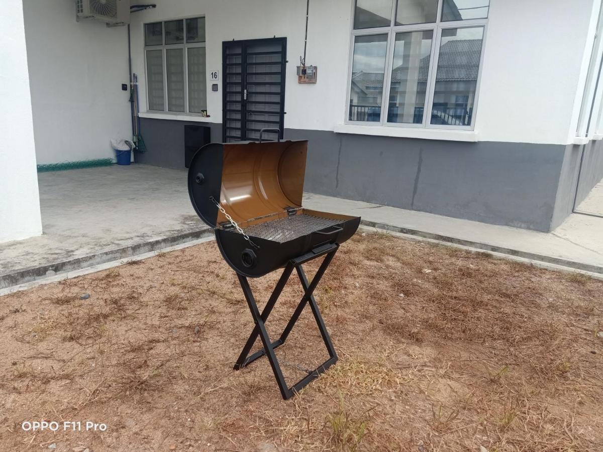 Homestay Izzauni Kuantan Kültér fotó