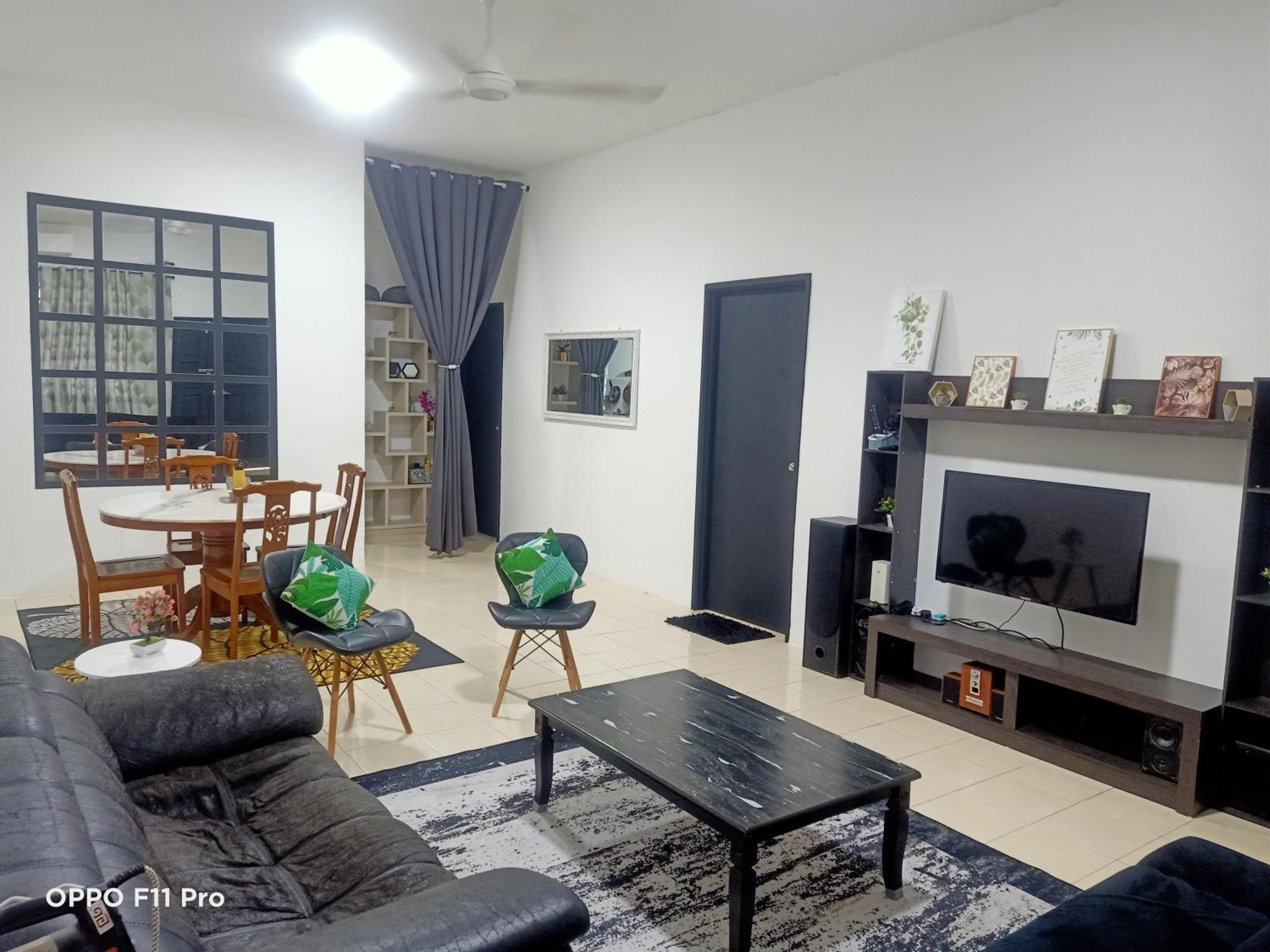 Homestay Izzauni Kuantan Kültér fotó