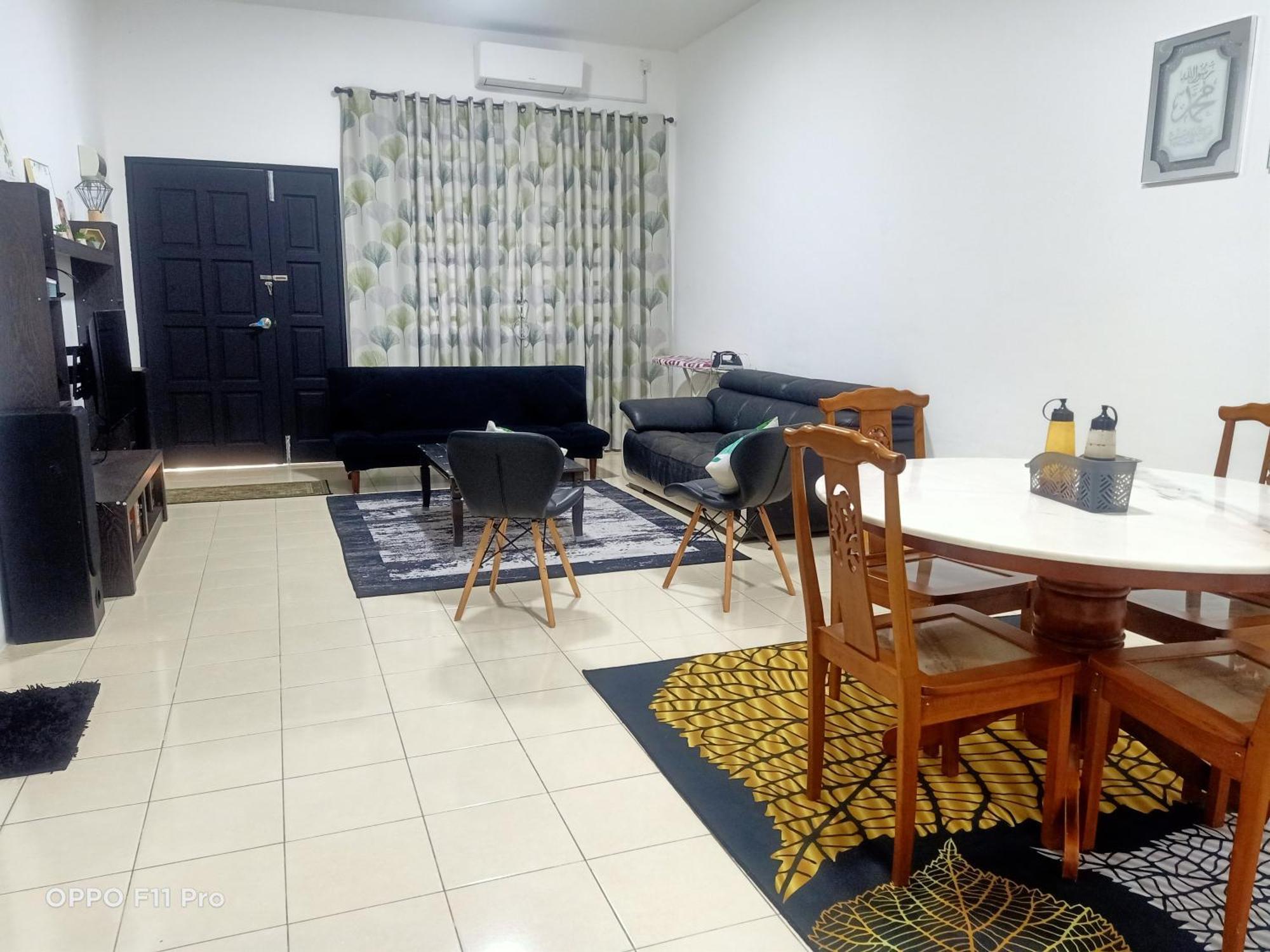 Homestay Izzauni Kuantan Kültér fotó